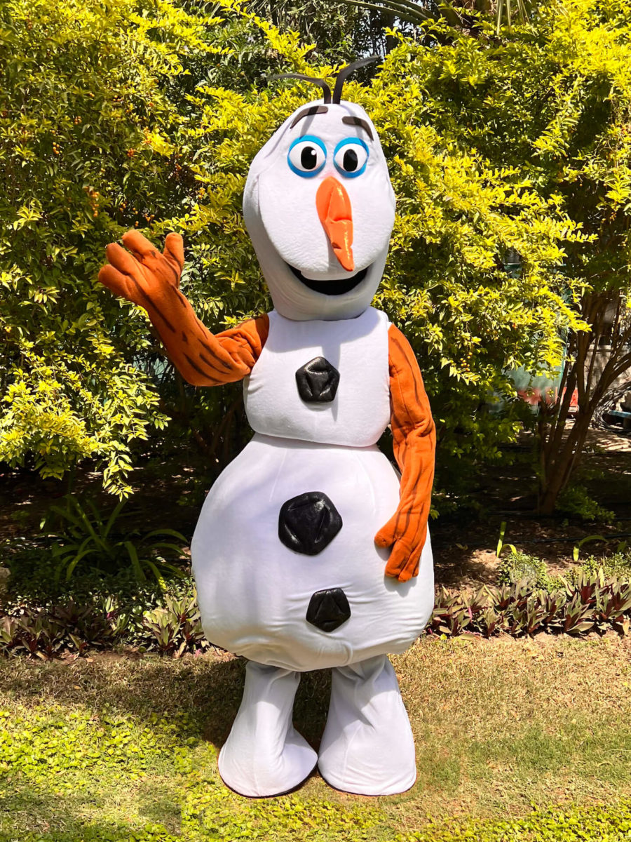 OLIE THE SNOWMAN MASCOT - thecharactercrew.com